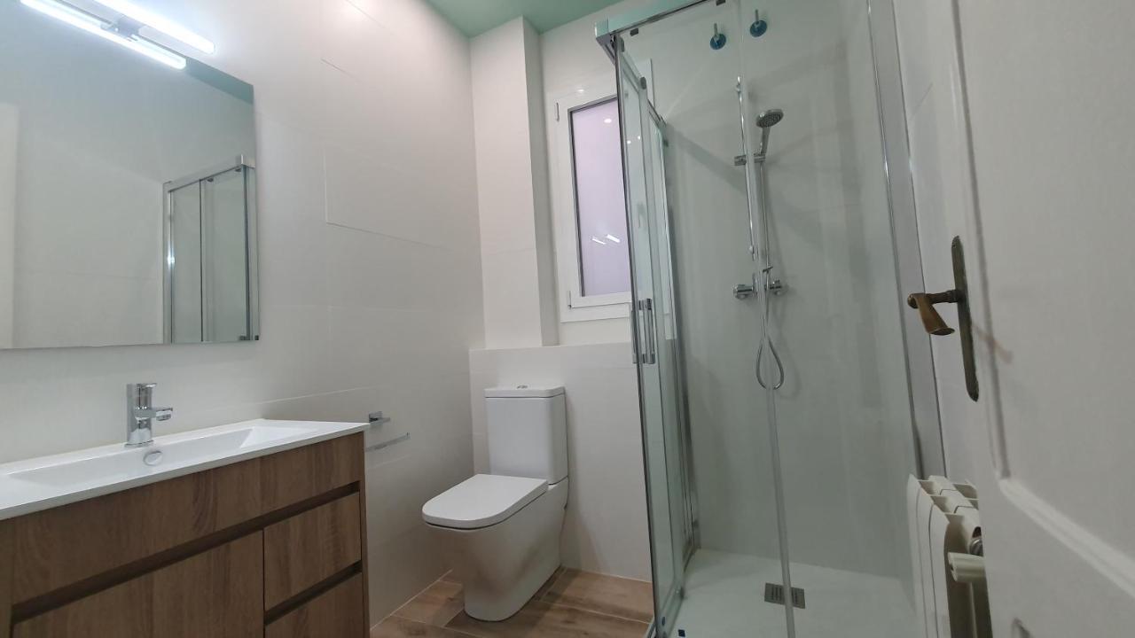 Apartamento Nuevo En Terrassa Centro Exterior photo